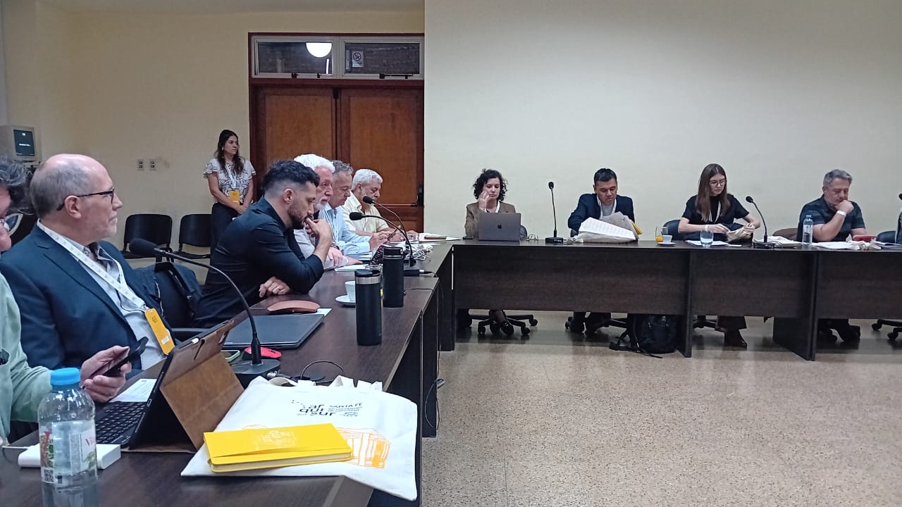 02 Sesión del Consejo de decanos.jpeg