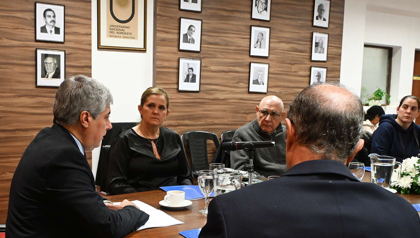 El Rector de la UNNE visitó el Consejo Directivo de la FAU