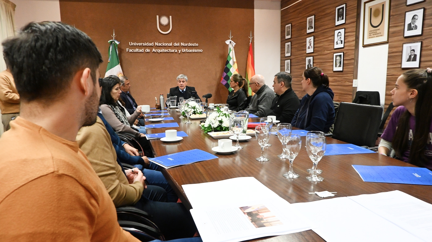 El Rector de la UNNE visitó el Consejo Directivo de la FAU